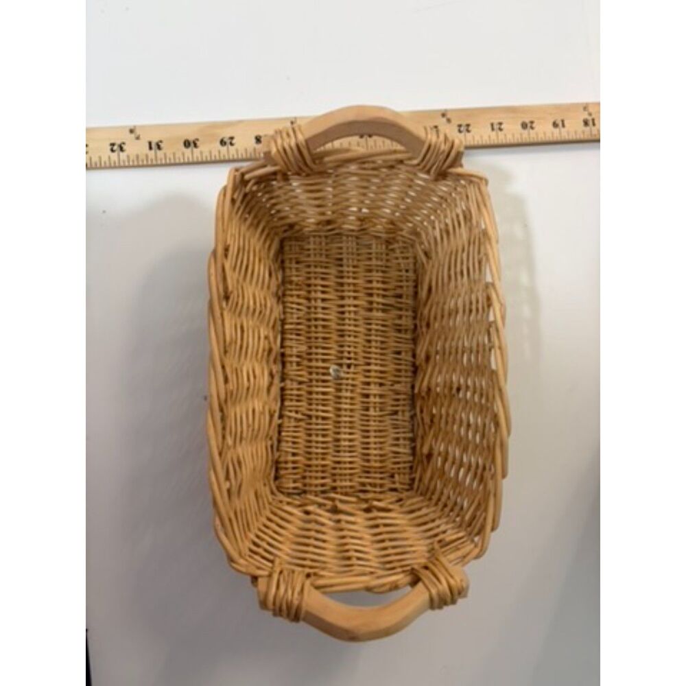 appx. 8x10 rectangle basket with handles